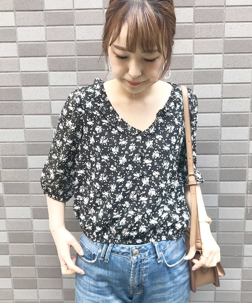 Cheek（チーク）の「花柄シフォンフリルブラウス（シャツ/ブラウス・レディース・ホワイト/ブラック/グリーン・MEDIUM）」の3枚目の写真