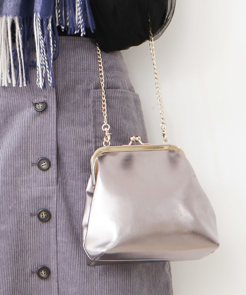 N.(N. Natural Beauty Basic)(エヌエヌナチュラルビューティーベーシック)の「チェーン付メタリックがま口ミニショルダーバッグ(ショルダーバッグ・レディース・ブラック/シルバー・フリ-)」の1枚目の写真