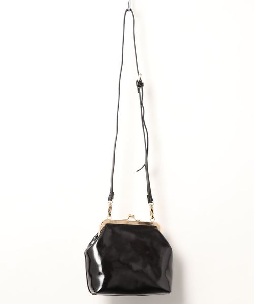 N.(N. Natural Beauty Basic)(エヌエヌナチュラルビューティーベーシック)の「チェーン付メタリックがま口ミニショルダーバッグ(ショルダーバッグ・レディース・ブラック/シルバー・フリ-)」の2枚目の写真