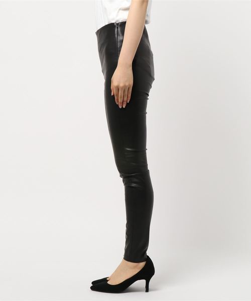 VERMEIL par iena(ヴェルメイユパーイエナ)の「ROOM NO.8 F/LEATHER スキニーパンツ(その他パンツ・レディース・ブラック・X-SMALL/SMALL)」の5枚目の写真