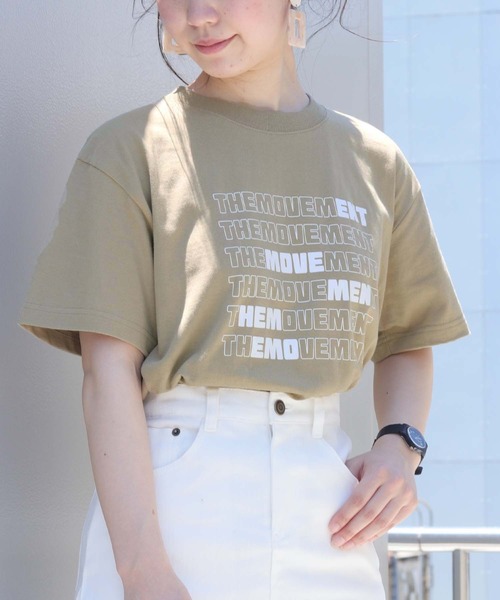 HER CLOSET(ハークローゼット)の「【HERCLOSET】アソートプリントロゴTシャツ(Tシャツ/カットソー・レディース・ホワイト/ネイビー/イエロー/ホワイト系その他/ブラック系その他/ブルー系その他/イエロー系その他/ホワイト系その他2/ブラック系その他2/スミクロ/ブルー系その他2/イエロー系その他2/パープル/ホワイト系その他4/ブラック系その他3/ブラック系その他4/ホワイト系その他3/グレー/カーキ・M/L)」の2枚目の写真