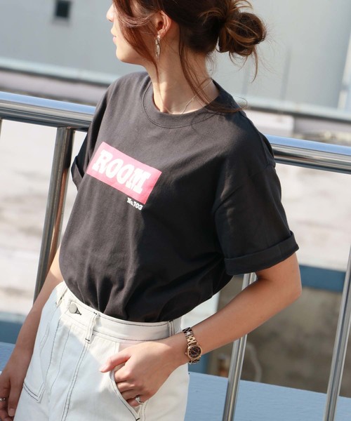 HER CLOSET(ハークローゼット)の「【HERCLOSET】アソートプリントロゴTシャツ(Tシャツ/カットソー・レディース・ホワイト/ネイビー/イエロー/ホワイト系その他/ブラック系その他/ブルー系その他/イエロー系その他/ホワイト系その他2/ブラック系その他2/スミクロ/ブルー系その他2/イエロー系その他2/パープル/ホワイト系その他4/ブラック系その他3/ブラック系その他4/ホワイト系その他3/グレー/カーキ・M/L)」の9枚目の写真