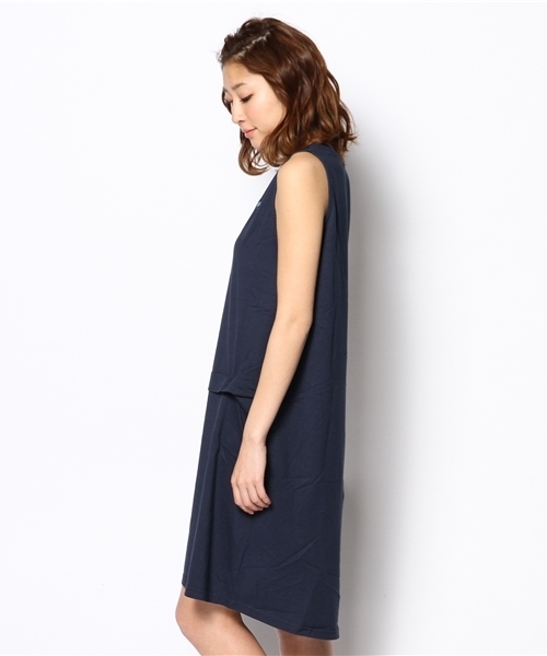 coen(コーエン)の「カットフレアノースリーブワンピース(ワンピース・レディース・ケリー/ネイビー・フリー)」の10枚目の写真