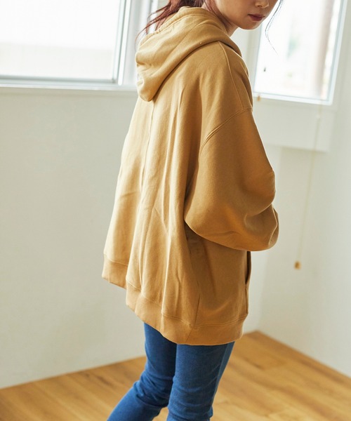 WEGO(ウィゴー)の「WEGO/【WEB限定】カラービッグシルエットスウェットプルパーカー(パーカー・メンズ・レッド/ライトピンク/ベージュ/ホワイト/イエロー/パープル/ブラック/グリーン系その他/パープル系その他/ライトベージュ/サックスブルー/ブルー系その他/スミクロ/ピンク/オレンジ/オートミール/ライトパープル・X-SMALL/LARGE/SMALL/MEDIUM)」の22枚目の写真