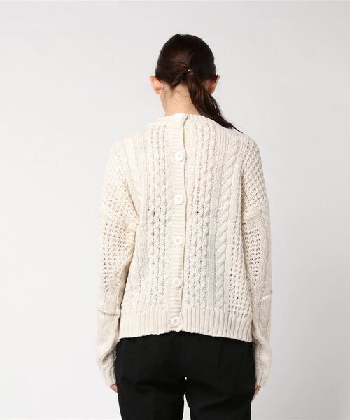 STYLEBLOCK(スタイルブロック)の「バックボタンビッグシルエットケーブル編みニットセーター(ニット/セーター・レディース・オレンジ系その他/ブラック/パープル/オフホワイト/モカ/杢グレー・M)」の7枚目の写真