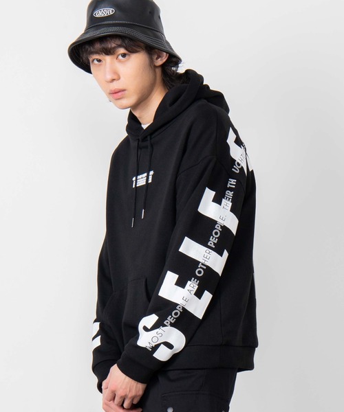 WEGO(ウィゴー)の「WEGO/ストレートラインフォトビッグシルエットプルパーカー(パーカー・メンズ・ブラック系その他/ホワイト/ホワイト系その他/ブラック・MEDIUM/LARGE)」の4枚目の写真