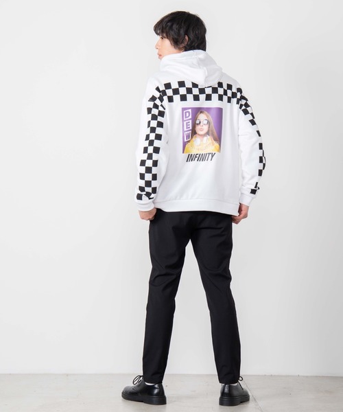 WEGO(ウィゴー)の「WEGO/ストレートラインフォトビッグシルエットプルパーカー(パーカー・メンズ・ブラック系その他/ホワイト/ホワイト系その他/ブラック・MEDIUM/LARGE)」の7枚目の写真