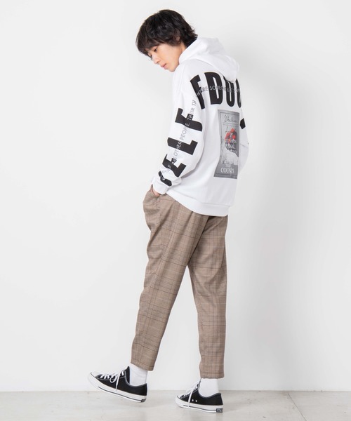 WEGO(ウィゴー)の「WEGO/ストレートラインフォトビッグシルエットプルパーカー(パーカー・メンズ・ブラック系その他/ホワイト/ホワイト系その他/ブラック・MEDIUM/LARGE)」の9枚目の写真