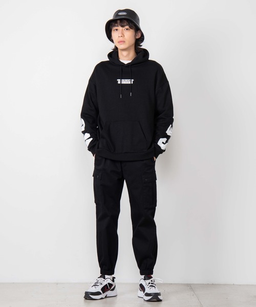 WEGO(ウィゴー)の「WEGO/ストレートラインフォトビッグシルエットプルパーカー(パーカー・メンズ・ブラック系その他/ホワイト/ホワイト系その他/ブラック・MEDIUM/LARGE)」の14枚目の写真