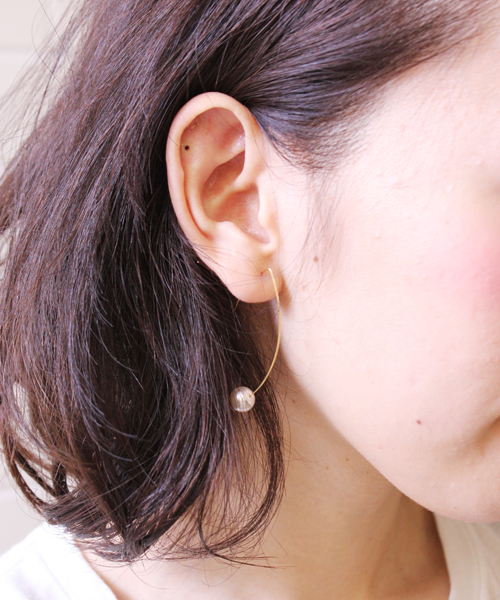 Chico(チコ)の「パールぶらぶらピアス(ピアス(両耳用)・レディース・ゴールド・FREE)」の3枚目の写真