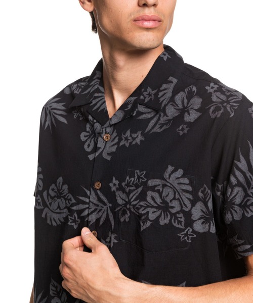 Quiksilver（クイックシルバー）の「FLORAL FEELINGS/クイックシルバー シャツ 半袖 総柄（シャツ/ブラウス・メンズ・ブラック/ブルー/レッド・MEDIUM/LARGE）」の4枚目の写真