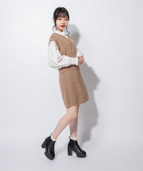 Mysa&Liina(ミーサリーナ)の「ケーブルニットベストセットアップ(ニット/セーター・レディース・ベージュ/ピンク・M/L)」の5枚目の写真