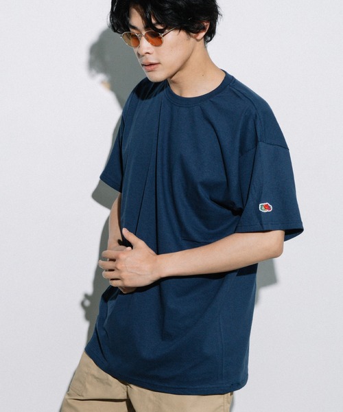 FRUIT OF THE LOOM(フルーツオブザルーム)の「ワッペンTEE / Tシャツ / 半袖 / トップス / シンプル / カジュアル / 無地 / ワンポイント / ユニセックス(Tシャツ/カットソー・メンズ・ネイビー/ブラック/グレー/ホワイト・S/M/L/XL)」の4枚目の写真