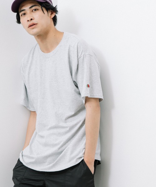 FRUIT OF THE LOOM(フルーツオブザルーム)の「ワッペンTEE / Tシャツ / 半袖 / トップス / シンプル / カジュアル / 無地 / ワンポイント / ユニセックス(Tシャツ/カットソー・メンズ・ネイビー/ブラック/グレー/ホワイト・S/M/L/XL)」の3枚目の写真