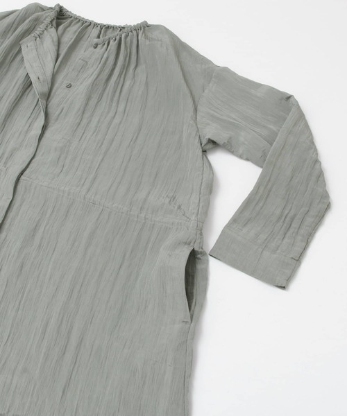 KBF+（ケービーエフプラス）の「KBF+　ワッシャーサテンライトコート（その他アウター・レディース・ベージュ系その他/グレー系その他・ONE）」の11枚目の写真