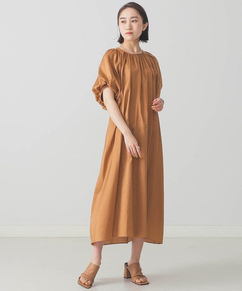 BEAMS LIGHTS サテン パフスリーブ ワンピース　新品 BEAMS LIGHTS（ビームスライツ）の「BEAMS LIGHTS / サテン パフ