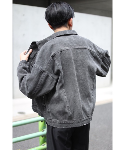 CREARE -LINO-(クレアーレリノ)の「オーバーサイズ ダメージ加工 デニムジャケット<ZOZOTOWN限定アイテム>(デニムジャケット・メンズ・ブラック/グレー/ブルー・FREE)」の7枚目の写真