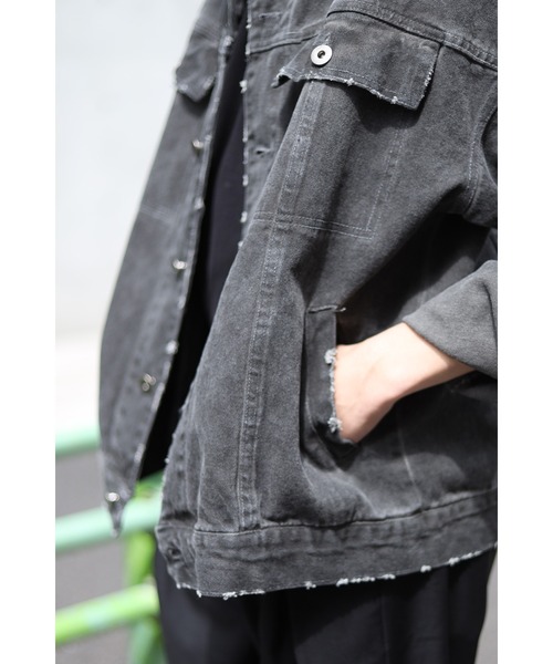 CREARE -LINO-(クレアーレリノ)の「オーバーサイズ ダメージ加工 デニムジャケット<ZOZOTOWN限定アイテム>(デニムジャケット・メンズ・ブラック/グレー/ブルー・FREE)」の11枚目の写真