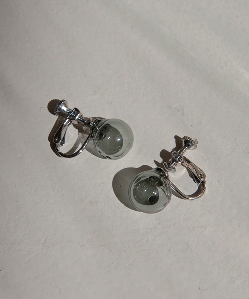 HARIO Lampwork Factory(ハリオランプワークファクトリー)の「【別注】HARIO イヤリング フィルム(イヤリング・レディース・グレー/クリア・フリー)」の2枚目の写真