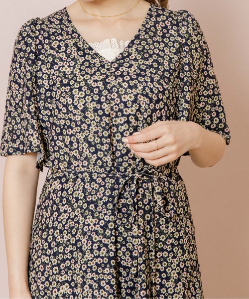 flower(フラワー)の「リラックスフラワーズワンピース(ワンピース・レディース・ネイビー/イエロー/グリーン・FREE)」の8枚目の写真