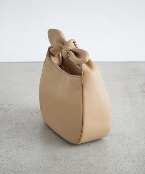 EFOLE（エフォル）の「ラウンド リボン ミニバッグ（ハンドバッグ・レディース・ブラック/ベージュ・FREE）」の3枚目の写真