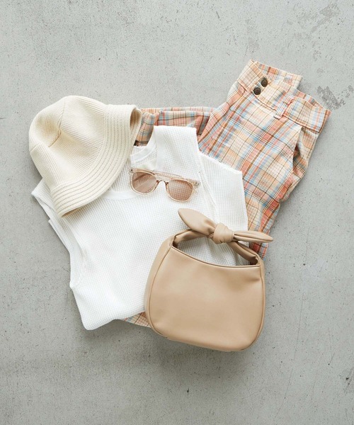 EFOLE（エフォル）の「ラウンド リボン ミニバッグ（ハンドバッグ・レディース・ブラック/ベージュ・FREE）」の18枚目の写真