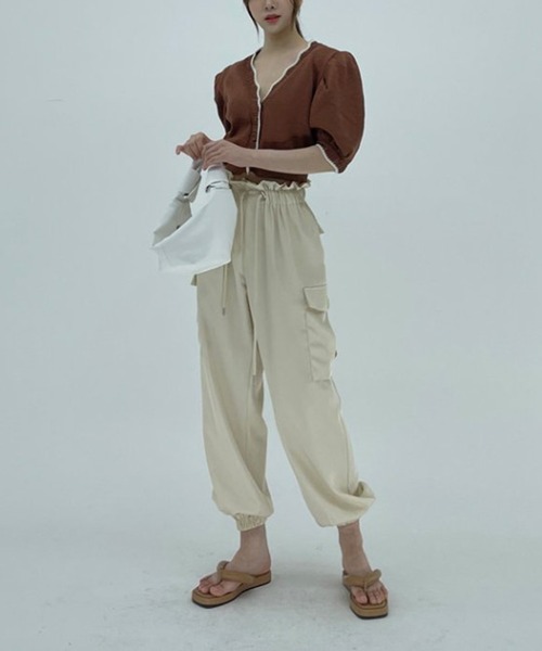 Jewelobe（ジュエローブ）の「配色ヘムパフスリーブニットカーディガン（カーディガン/ボレロ・レディース・オフホワイト/ブラック/ブラウン・FREE）」の7枚目の写真