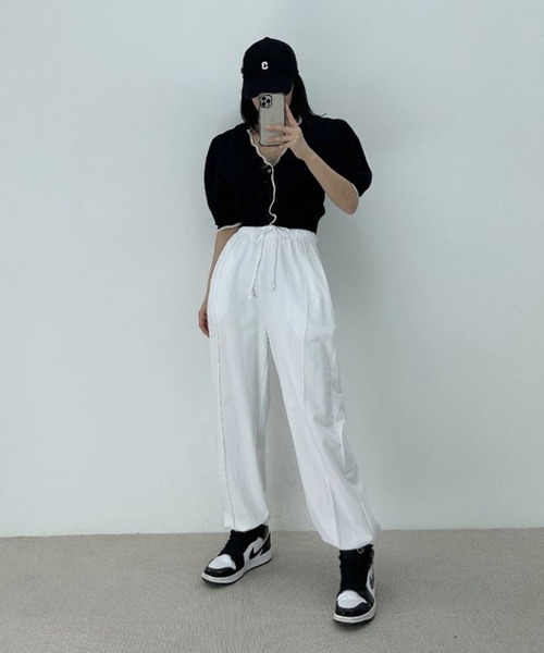 Jewelobe（ジュエローブ）の「配色ヘムパフスリーブニットカーディガン（カーディガン/ボレロ・レディース・オフホワイト/ブラック/ブラウン・FREE）」の9枚目の写真