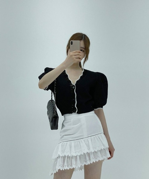 Jewelobe（ジュエローブ）の「配色ヘムパフスリーブニットカーディガン（カーディガン/ボレロ・レディース・オフホワイト/ブラック/ブラウン・FREE）」の13枚目の写真