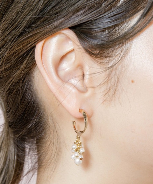 flower（フラワー）の「パールレンジピアス（ピアス（片耳用）・レディース・ゴールド・FREE）」の2枚目の写真