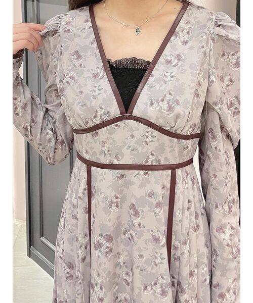 EATME（イートミー）の「フラワープリントVネックワンピース（ワンピース・レディース・ブラック/ピンク/ワイン・SMALL/MEDIUM）」の5枚目の写真