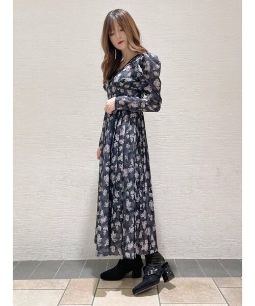 EATME（イートミー）の「フラワープリントVネックワンピース（ワンピース・レディース・ブラック/ピンク/ワイン・SMALL/MEDIUM）」の10枚目の写真