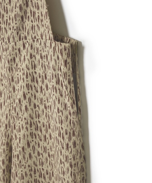 Alley by w closet（アリーバイダブルクローゼット）の「【Alley】アニマル風柄ロンパース（サロペット/オーバーオール・レディース・カーキ/ベージュ/ブラック・FREE）」の7枚目の写真