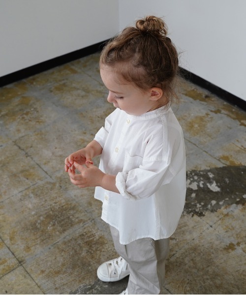 quoti use fith(クゥオティ ユース フィス)の「ハイカウントコットン 長袖ルーズシャツ(シャツ/ブラウス・キッズ・ホワイト/ネイビー/ベージュ・80/90/100/130/110/120)」の8枚目の写真