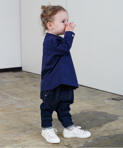 quoti use fith(クゥオティ ユース フィス)の「ハイカウントコットン 長袖ルーズシャツ(シャツ/ブラウス・キッズ・ホワイト/ネイビー/ベージュ・80/90/100/130/110/120)」の16枚目の写真