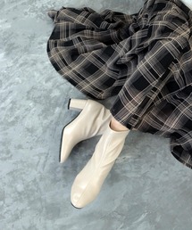 内側ファーのスクエアトゥのストレッチブーツ