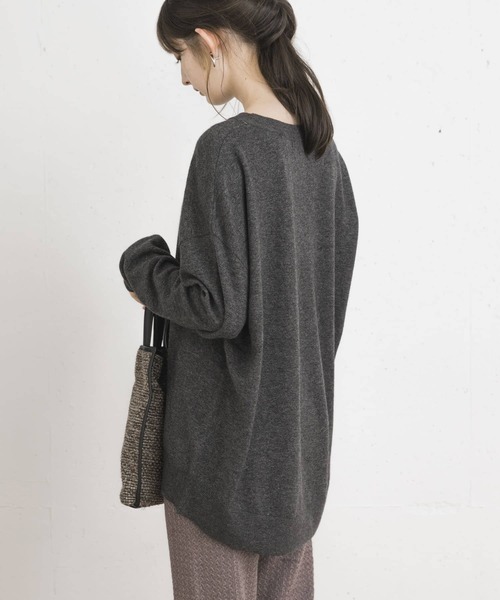 UR Lab.(アーバンリサーチラボ)の「アンゴラ混ワイドプルオーバー(ニット/セーター・レディース・チャコールグレー/レッド/モカ・FREE)」の4枚目の写真