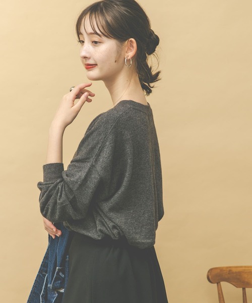 UR Lab.(アーバンリサーチラボ)の「アンゴラ混ワイドプルオーバー(ニット/セーター・レディース・チャコールグレー/レッド/モカ・FREE)」の7枚目の写真