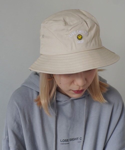 Port（ポート）の「【 LIVE SMILEY / リブ スマイリー 】 SMILEY 刺繍 バケットハット（ハット・レディース・ベージュ/ブラック/ホワイト・FREE）」の3枚目の写真