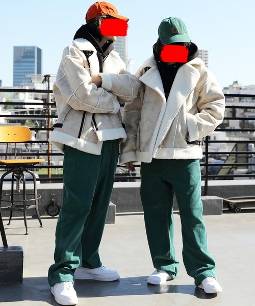 ８(eight)（エイト）の「フェイクムートンワイドライダースジャケット（ムートンコート・メンズ・ブラック/アイボリー/ベージュ・LARGE/MEDIUM）」の21枚目の写真