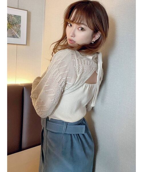 RESEXXY（リゼクシー）の「バックリボンクロシェ調ニットトップス（ニット/セーター・レディース・ブラック/モカ/アイボリー・FREE）」の4枚目の写真