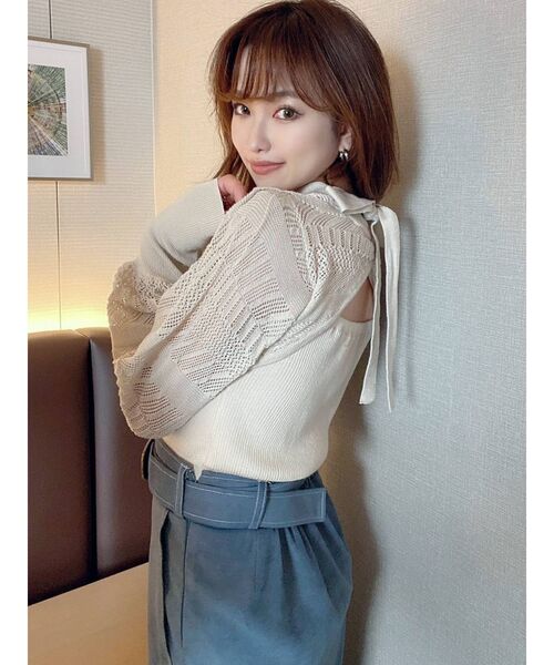 RESEXXY（リゼクシー）の「バックリボンクロシェ調ニットトップス（ニット/セーター・レディース・ブラック/モカ/アイボリー・FREE）」の9枚目の写真