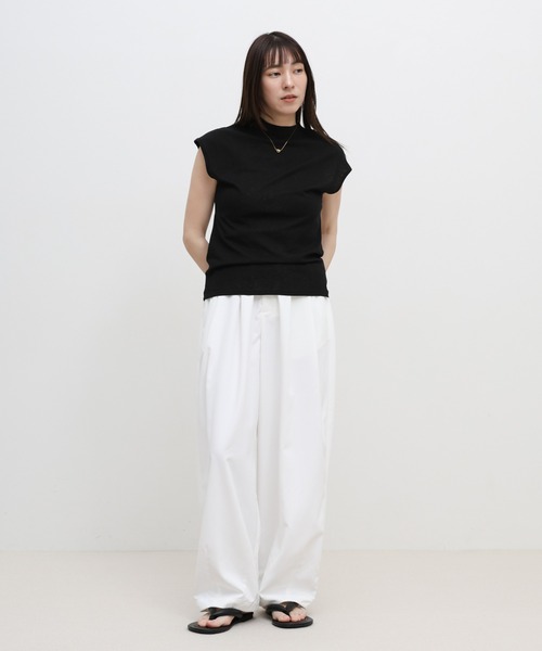 select MOCA(セレクトモカ)の「フェイクレザーフラットトングサンダル(サンダル・レディース・ブラック/アイボリー・SMALL/MEDIUM/LARGE)」の11枚目の写真