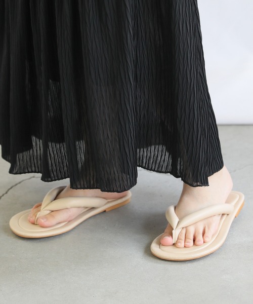 select MOCA(セレクトモカ)の「フェイクレザーフラットトングサンダル(サンダル・レディース・ブラック/アイボリー・SMALL/MEDIUM/LARGE)」の18枚目の写真