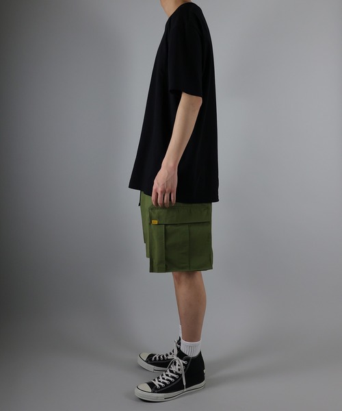 NUMBER (N)INE(ナンバーナイン)の「RIPSTOP CARGO SHORTS / マイクロリップストップ アウトカーゴポケット ショートパンツ(カーゴパンツ・メンズ・ブラック/オフホワイト/オリーブ・2/4/3)」の6枚目の写真