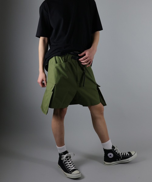 NUMBER (N)INE(ナンバーナイン)の「RIPSTOP CARGO SHORTS / マイクロリップストップ アウトカーゴポケット ショートパンツ(カーゴパンツ・メンズ・ブラック/オフホワイト/オリーブ・2/4/3)」の8枚目の写真