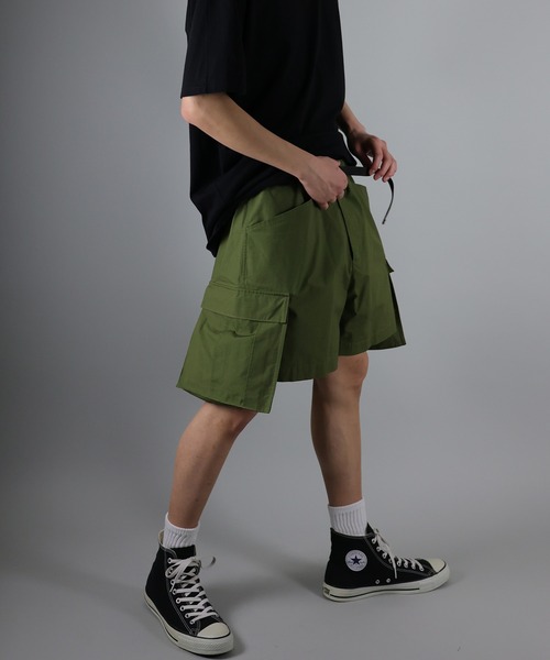 NUMBER (N)INE(ナンバーナイン)の「RIPSTOP CARGO SHORTS / マイクロリップストップ アウトカーゴポケット ショートパンツ(カーゴパンツ・メンズ・ブラック/オフホワイト/オリーブ・2/4/3)」の9枚目の写真