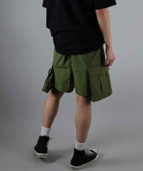 NUMBER (N)INE(ナンバーナイン)の「RIPSTOP CARGO SHORTS / マイクロリップストップ アウトカーゴポケット ショートパンツ(カーゴパンツ・メンズ・ブラック/オフホワイト/オリーブ・2/4/3)」の12枚目の写真