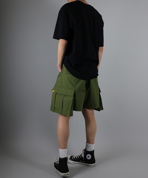 NUMBER (N)INE(ナンバーナイン)の「RIPSTOP CARGO SHORTS / マイクロリップストップ アウトカーゴポケット ショートパンツ(カーゴパンツ・メンズ・ブラック/オフホワイト/オリーブ・2/4/3)」の13枚目の写真