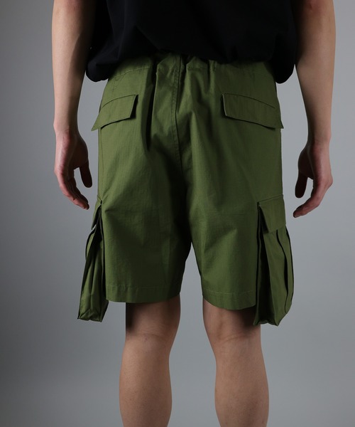 NUMBER (N)INE(ナンバーナイン)の「RIPSTOP CARGO SHORTS / マイクロリップストップ アウトカーゴポケット ショートパンツ(カーゴパンツ・メンズ・ブラック/オフホワイト/オリーブ・2/4/3)」の22枚目の写真